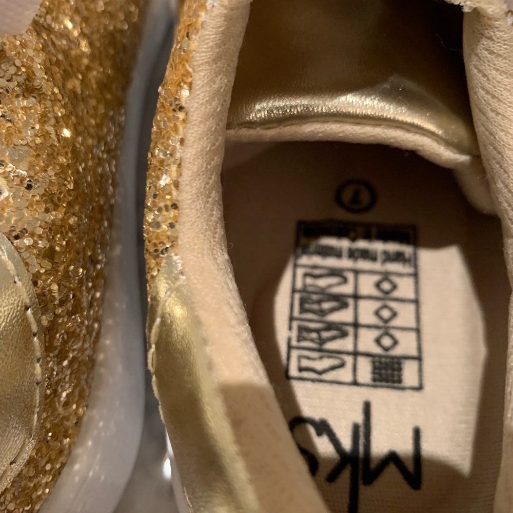 3/$25🔥DESIGNER-INSPIRED GLITTERED GOLD SNEAKER. NWOT - Picture 5 of 7